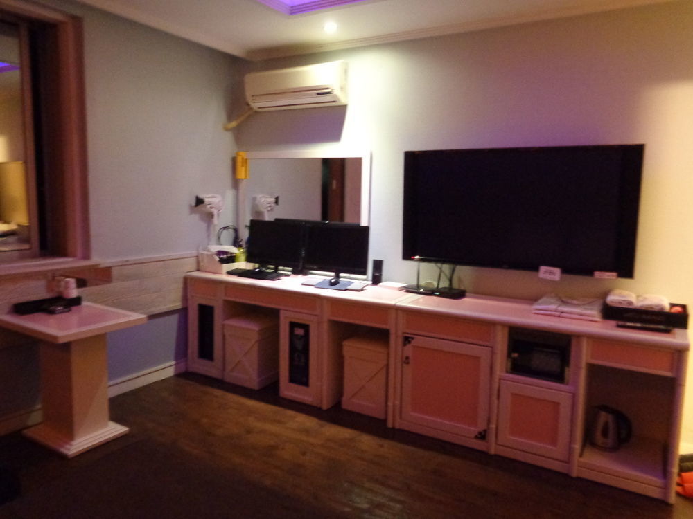 Mac Hotel Теджън Екстериор снимка